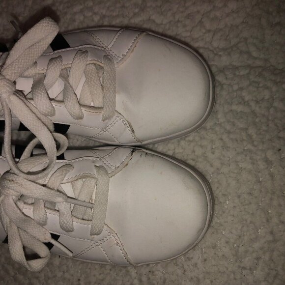 Adidas Neo Baseline K Casual Shoes AW4299 White 3 Stripe Sneakers Youth Sz 5 - Picture 2 of 8